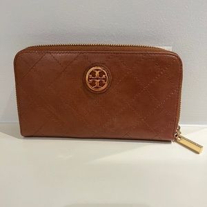 Tory Burch tan leather wallet